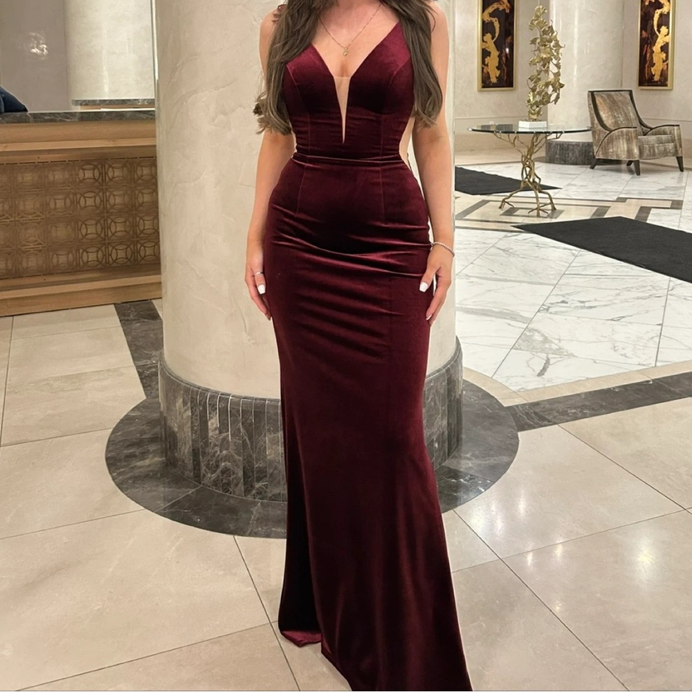 Elegant Burgundy Evening Gown